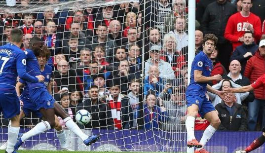  曼联旧将弑旧主，卡塞米罗红牌成转折  