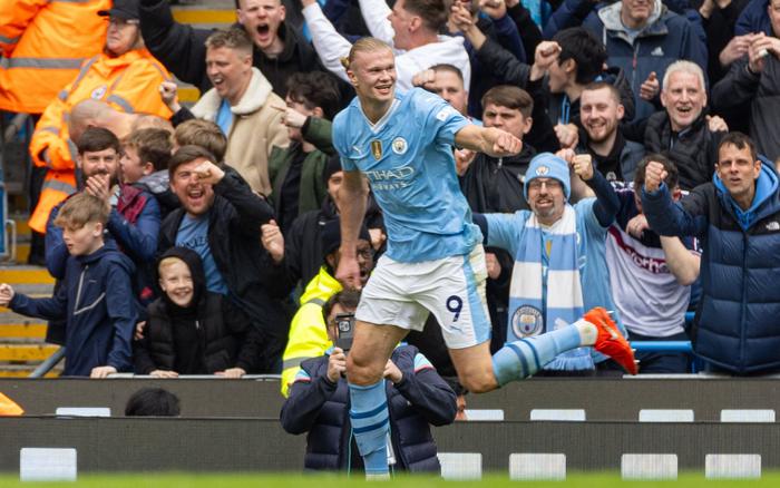  英超金靴争夺白热化，哈兰德冲击希勒神迹  