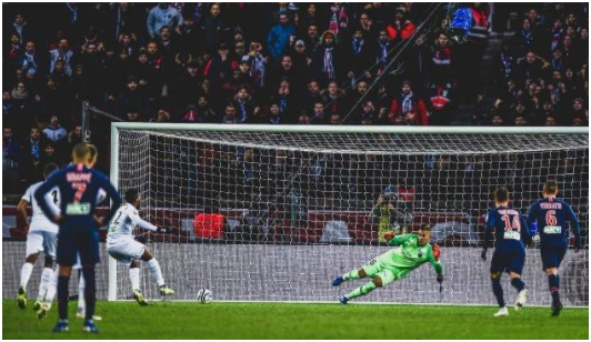  巴黎圣日耳曼，主场大胜稳居榜首